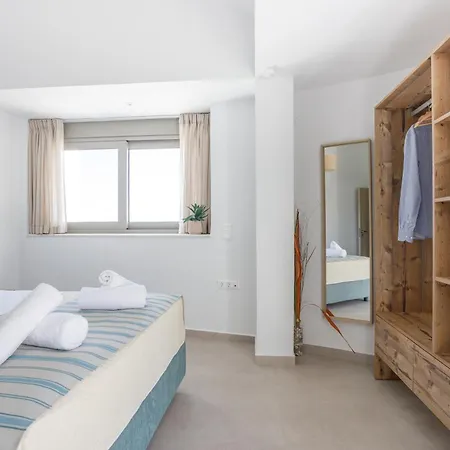 Aelia Home, * Agia Pelagia (Crete)